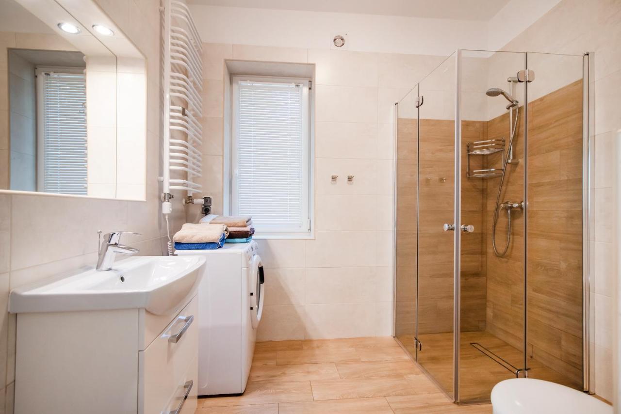Apartament Pod Zaglem Z Widokiem Na Jezioro, Oczy Mazur Giżycko Exteriör bild
